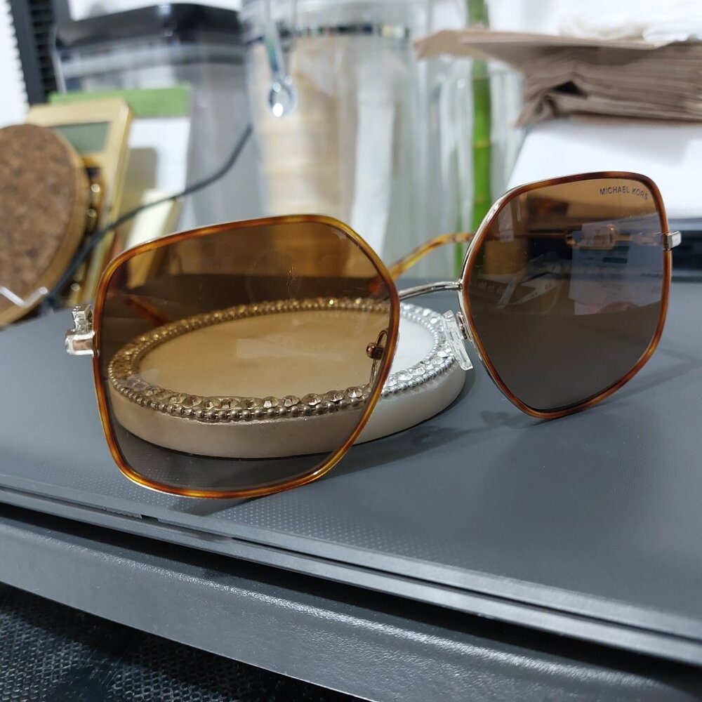 Michael Kors MK1127J Empire Butterfly Brown Gradient Ladies Coolest Sunglasses - Picture 9 of 11